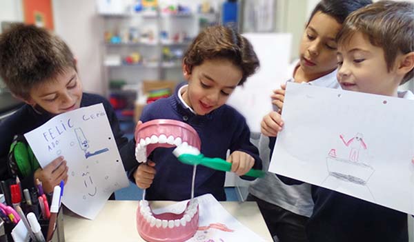 taller de salud buco-dental en el colegio Arturo Soria