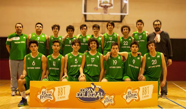 Equipo masculino de baloncesto del Colegio Arturo Soria en la Copa Colegial 2016