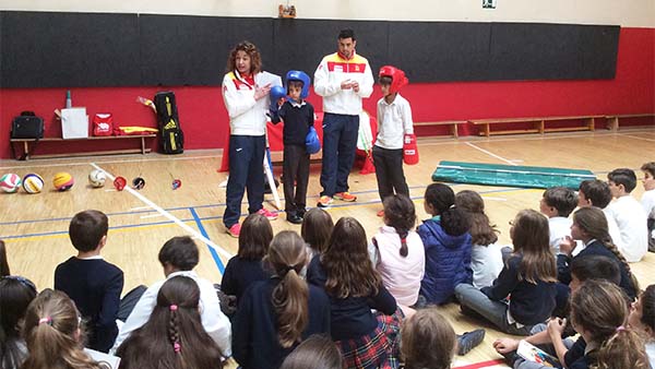 Visita de dos deportistas olimpicos al colegio Arturo Soria
