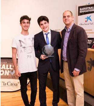 Reconocimiento al mejor jugador-estudiante de la Copa Colegial 2015. Colegio Arturo Soria