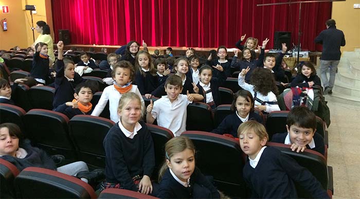 Los alumnos de 1º y 2º de Primaria del Colegio Arturo Soria, han asistido a la representación teatral “El Flautista de Hamelín”