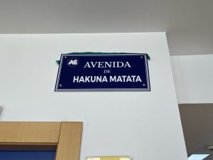 Placa de la calle de Hakuna Matata